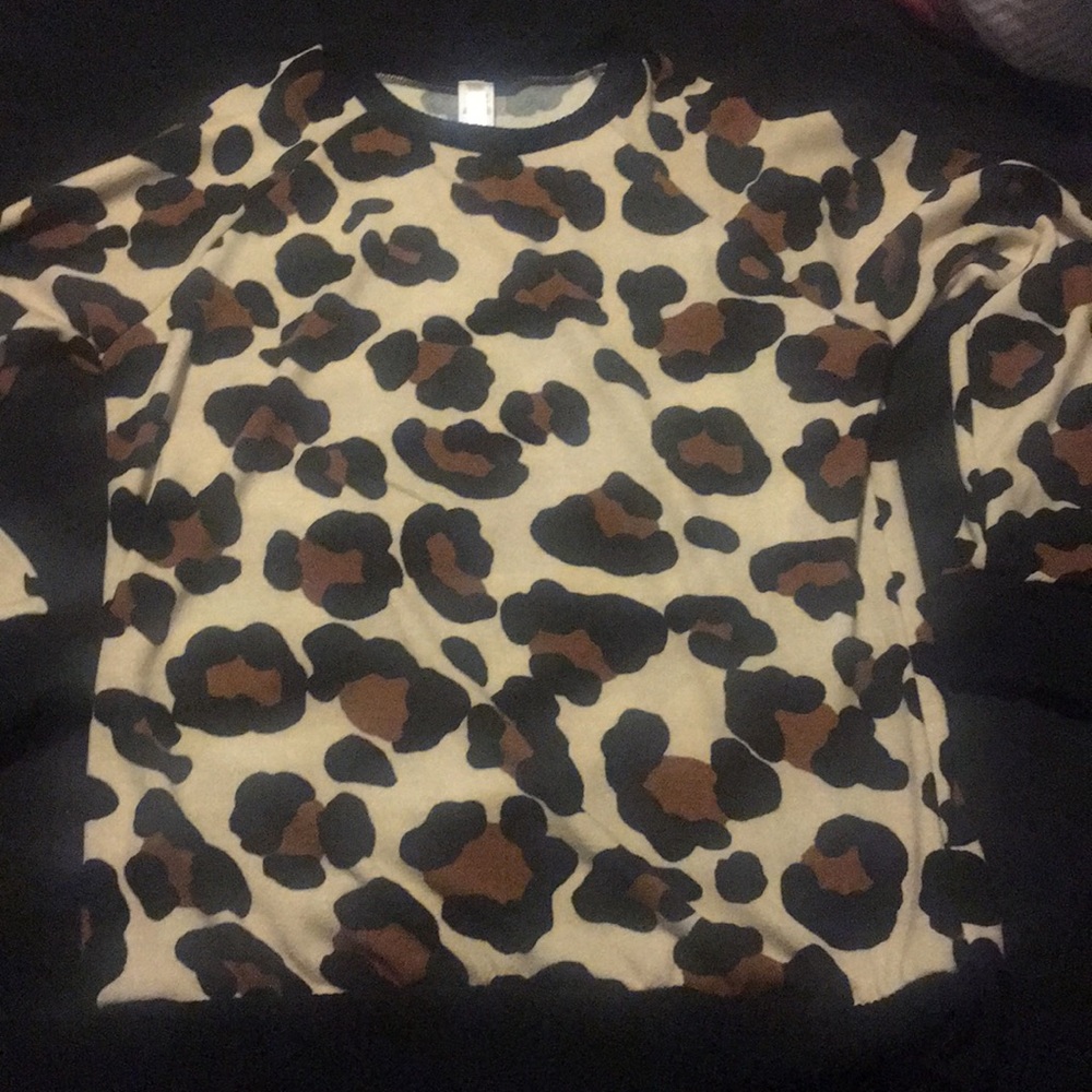 Leopard print sweater one day only 🥳🥳🥳
